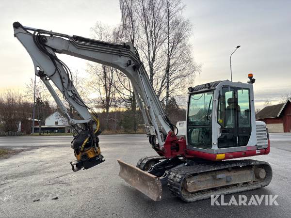 Bandgrävare Takeuchi TB175 med tiltrotator och 4 st redskap