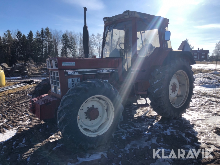 Traktor IH 1055XL