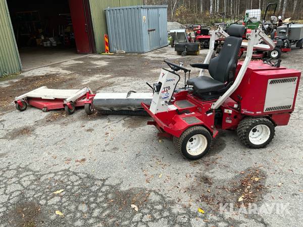 Redskapsbärare Ventrac 3400Y med hytt