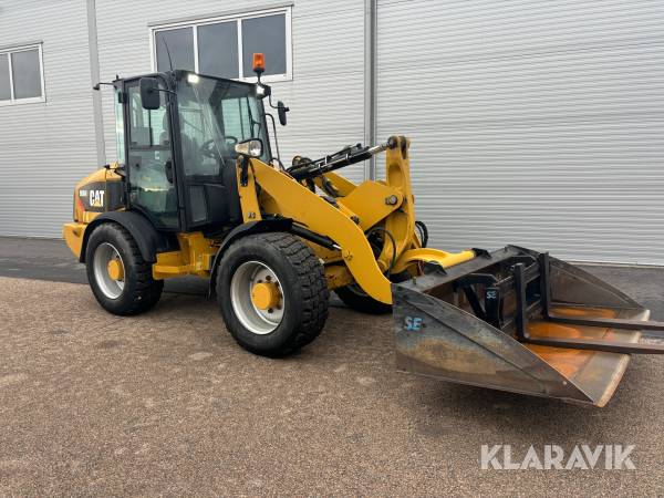 Hjullastare CAT 906H2 med redskap