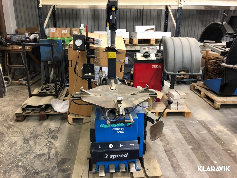 Däckmaskin Hofmann monty 3209 för PV däck