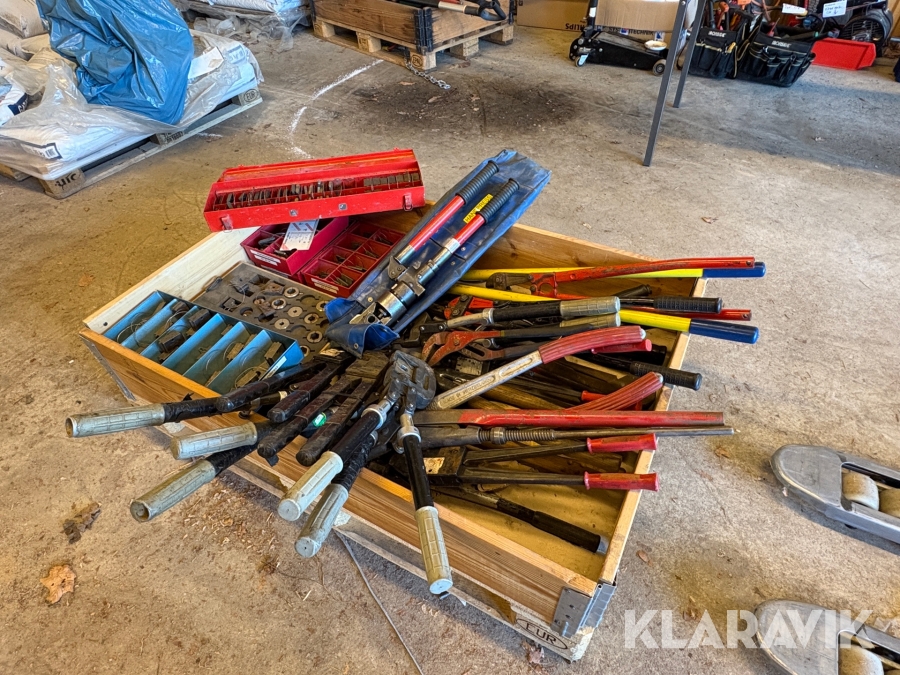 Handpress verktyg samt bultsaxar