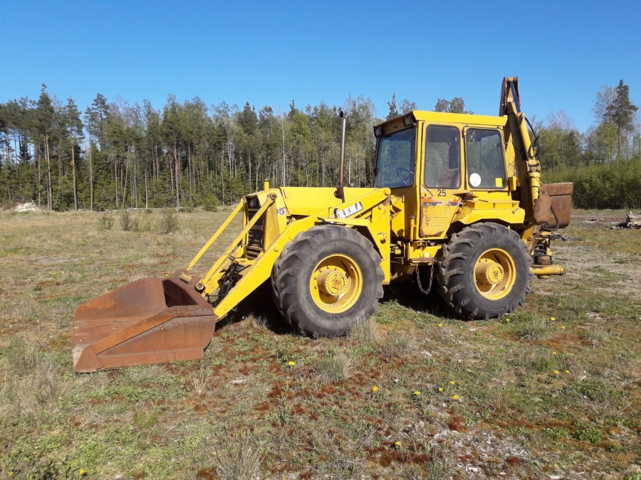 Traktorgrävare Hydrema 805