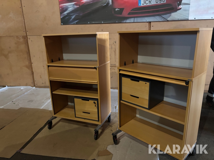 Jalusiskåp Kinnarps 2st på hjul