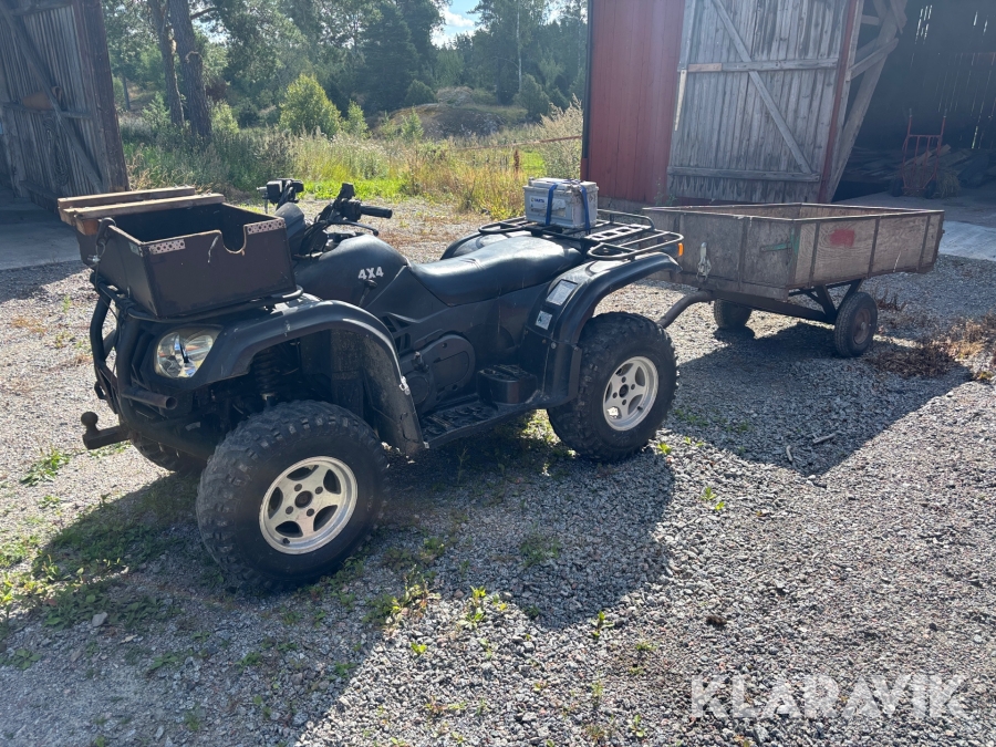ATV / fyrhjuling CF moto 500 4x4 med plog och kärra