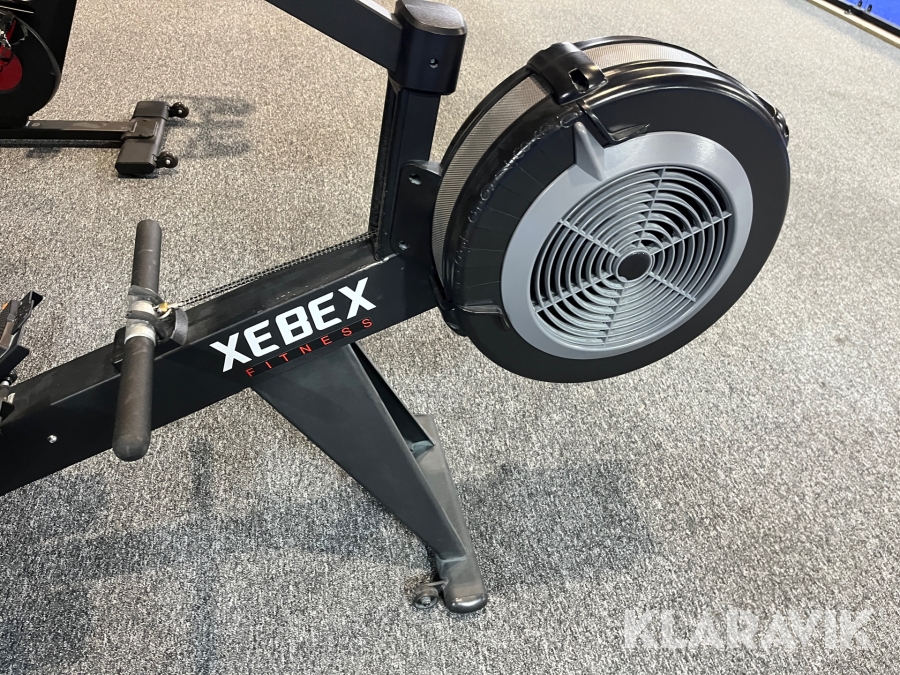 Roddmaskin och träningscykel. Xebex & Life Fitness