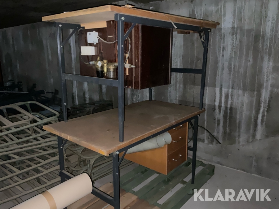Arbetsbänkar med fördraget el/luft 2st