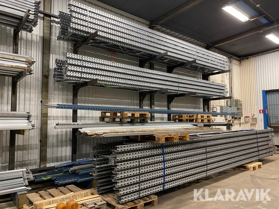 Lagerinredning halvpall ställage Constructor Rack 83