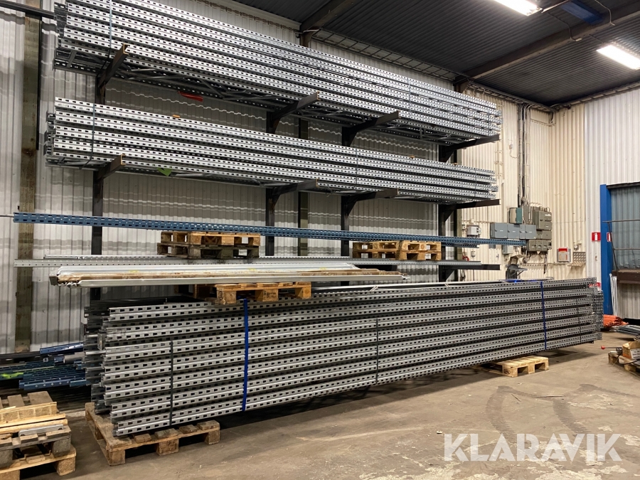Lagerinredning halvpall ställage Constructor Rack 83