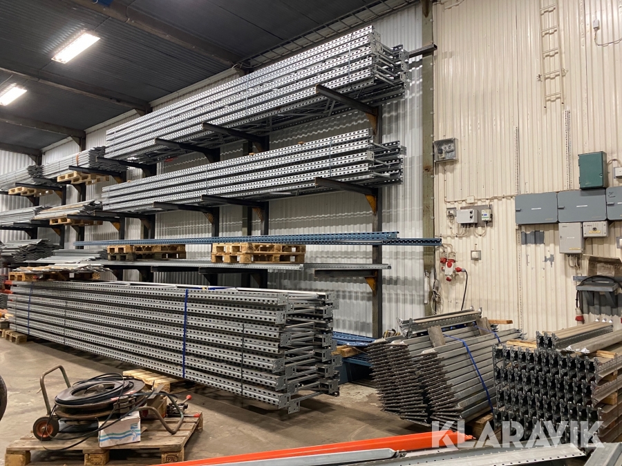 Lagerinredning halvpall ställage Constructor Rack 83