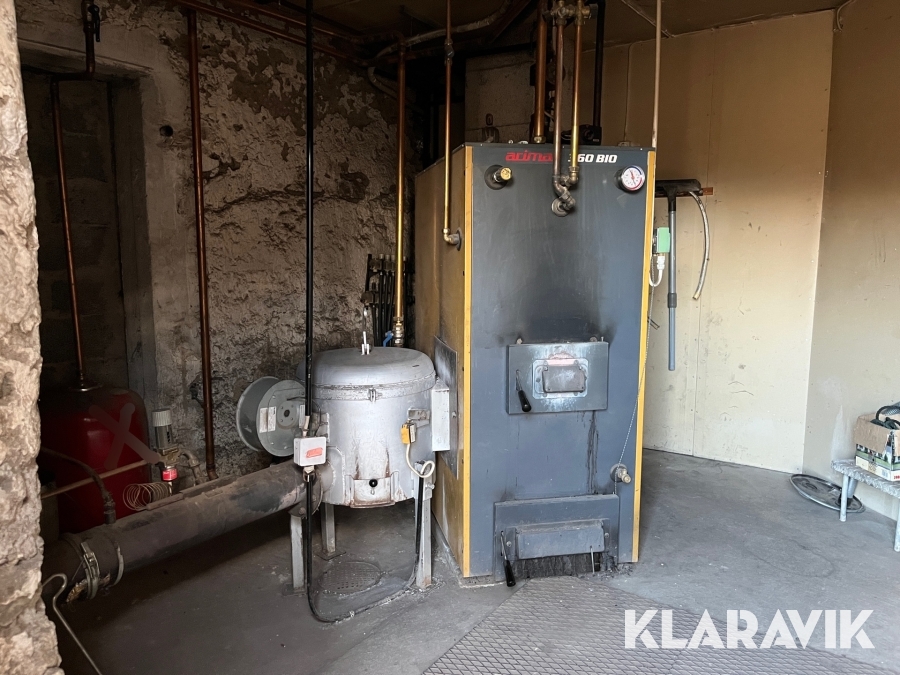 Flispanna Thermia oy Airmax 360 Bio med flisbehållare och energibrännare