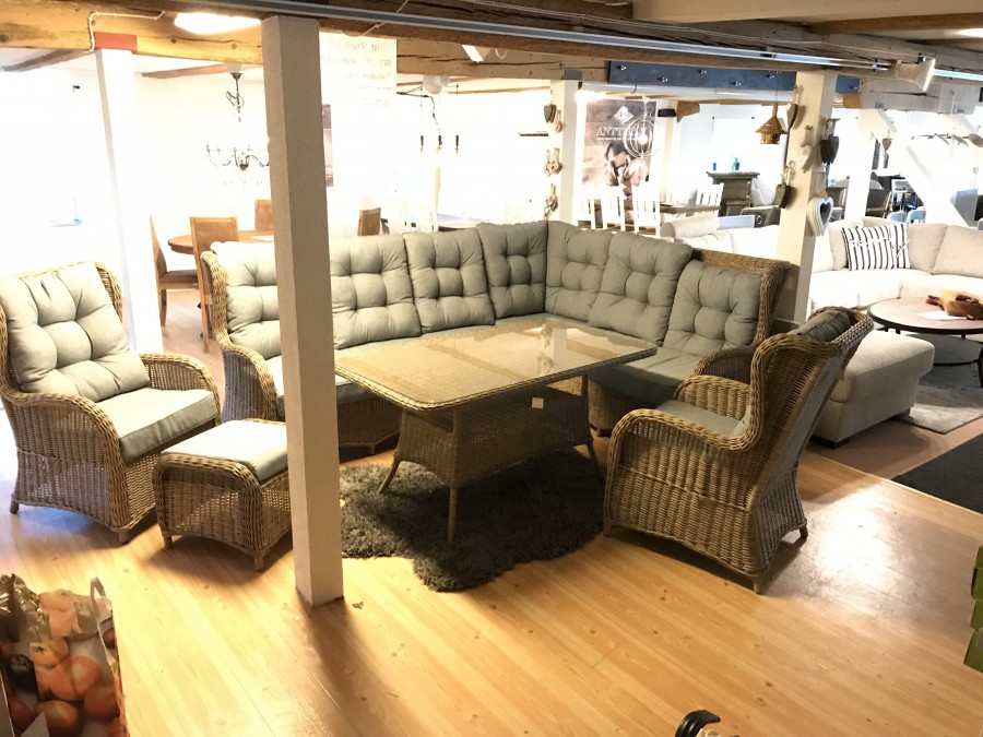 Utemöbler i konstrotting