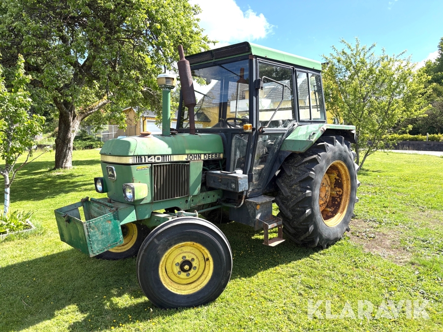 Traktor John Deere 1140