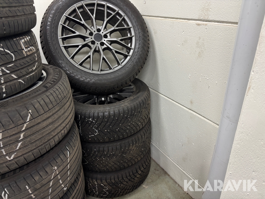 Däck och fälg Nokian Hakkapeliitta 10 275/50R20 113T 4st