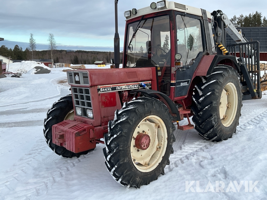 Traktor International 844 XL