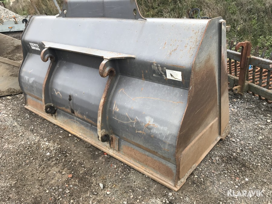 Skopa stora BM fäste