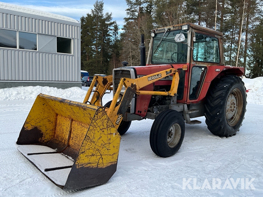Traktor Massey Ferguson 575 med skopa