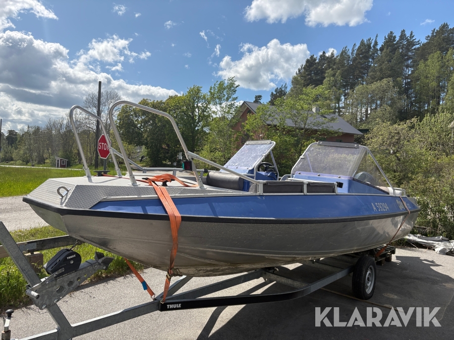 Motorbåt Buster XXL