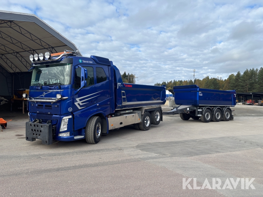 Lastbil Volvo FH13 med tippsläp
