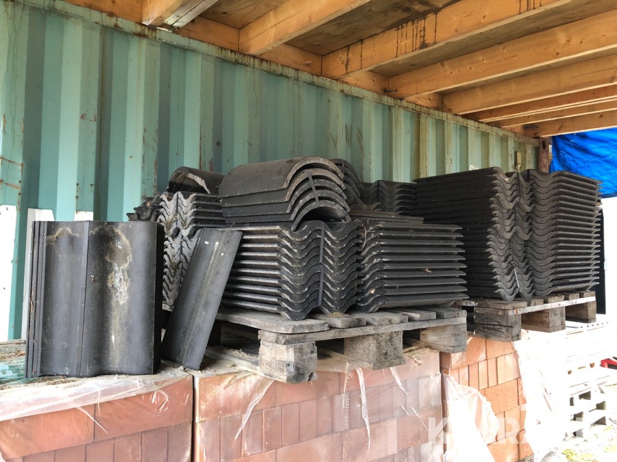 Takpannor Benders svarta släta