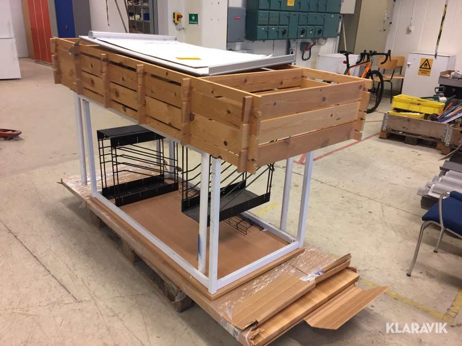 Bänkskiva, skrivbord, hylla