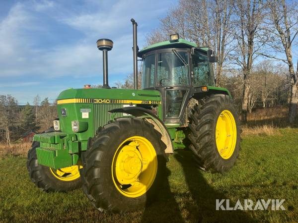 Traktor John Deere 3040