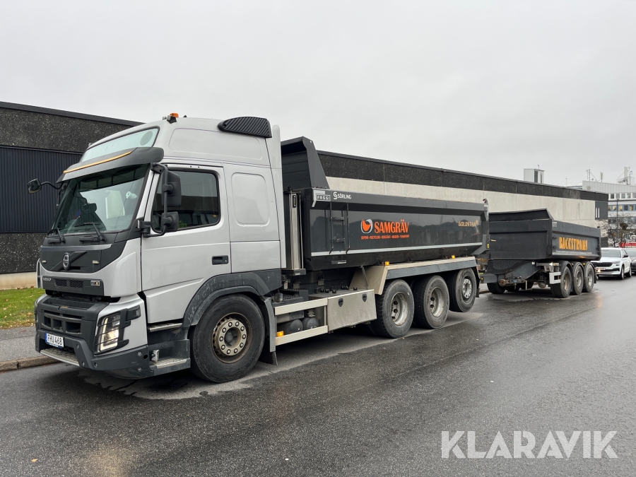 Tippbilsekipage Volvo FM500 8X4 med Tridemkärra