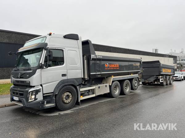 Tippbilsekipage Volvo FM500 8X4 med Tridemkärra
