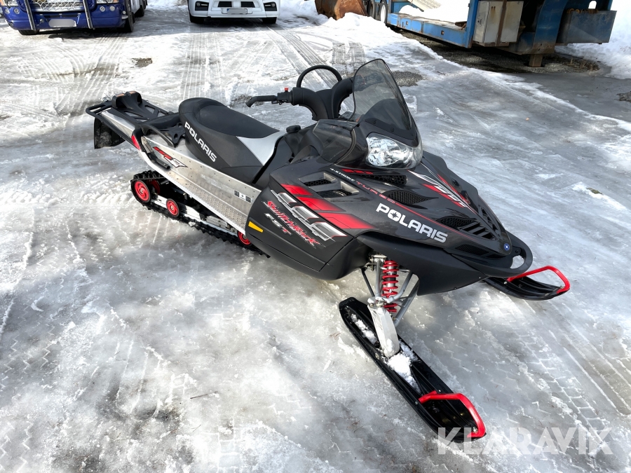 Snöskoter Polaris FST Switchback