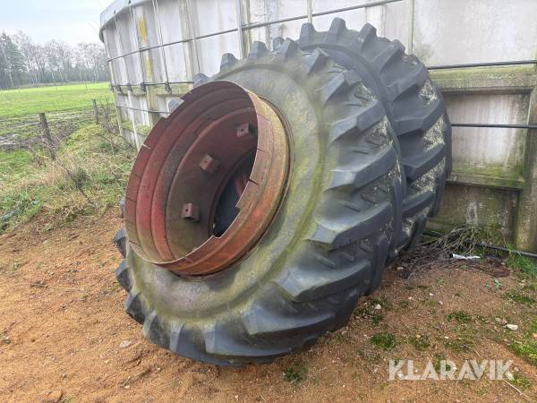 Dubbelmontage 20.8 R 38 med spännare 2st