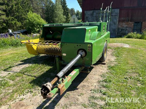 Balpress John Deere 339