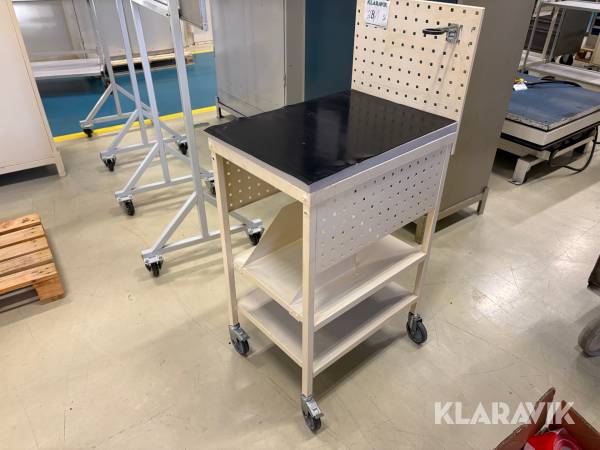 Rullvagn med verktygstavla
