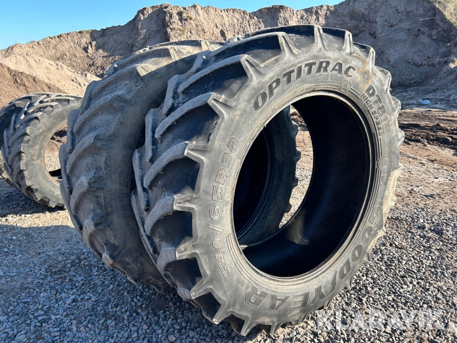 Traktordäck Goodyear DT818 2st