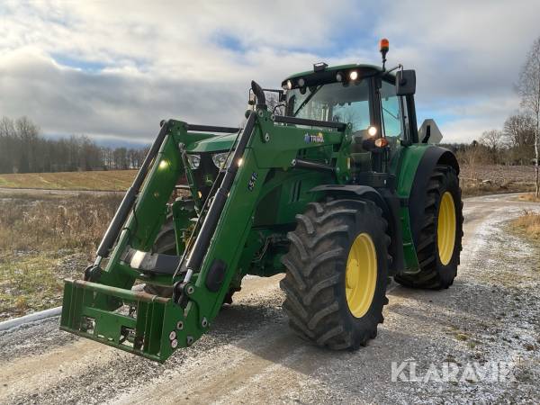 Traktor John Deere 6150M med frontlyft och frontlastare