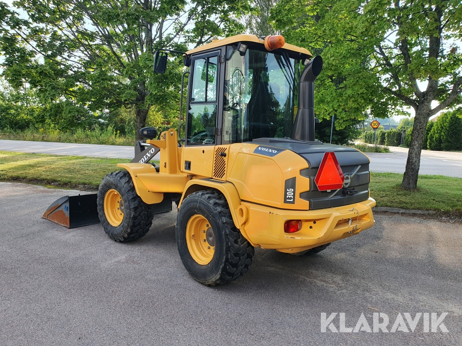 Hjullastare Volvo L30G med tillbehör