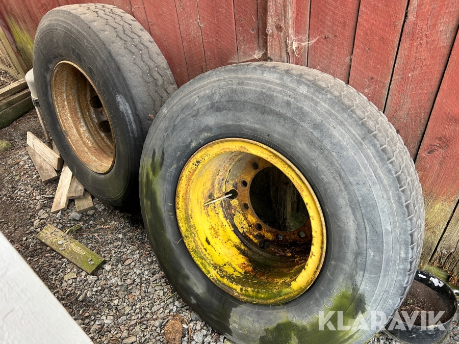 Lastbilsdäck 11.00R20 / 315/80R22.5 på fälg 1st