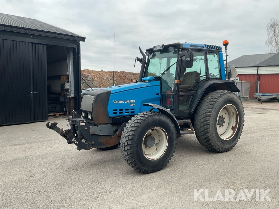 Traktor Valtra 6250