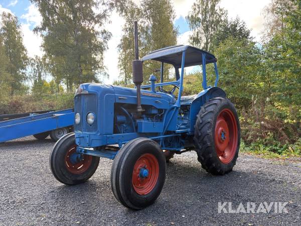 Traktor Ford Super Major