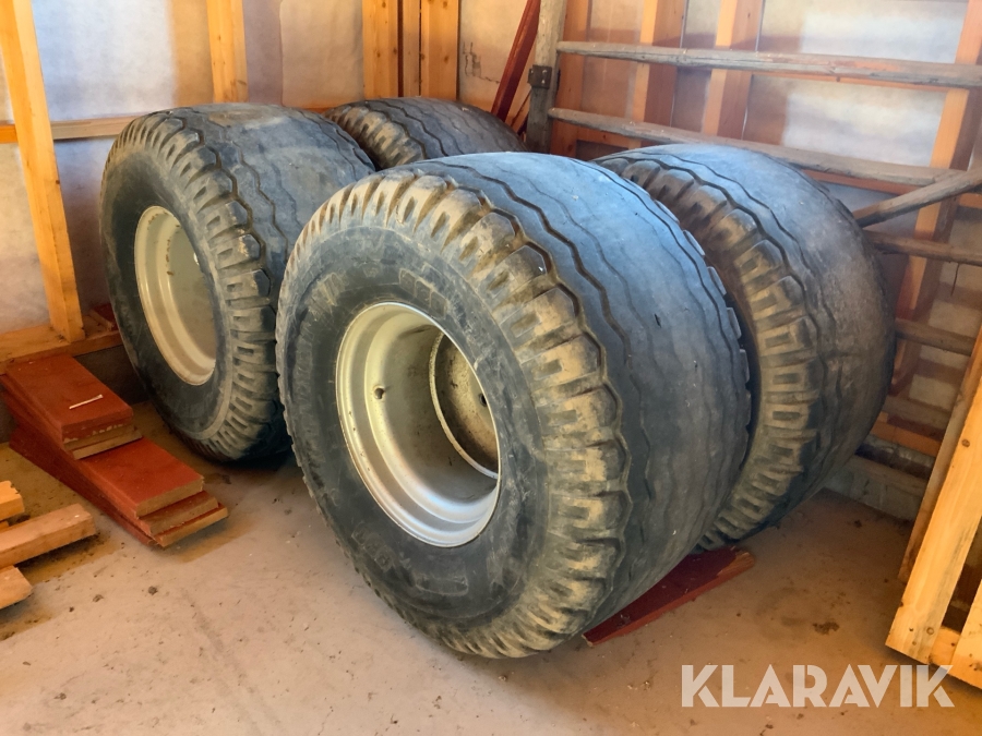 Däck på fälg 16.00x17 6-håls ET-70