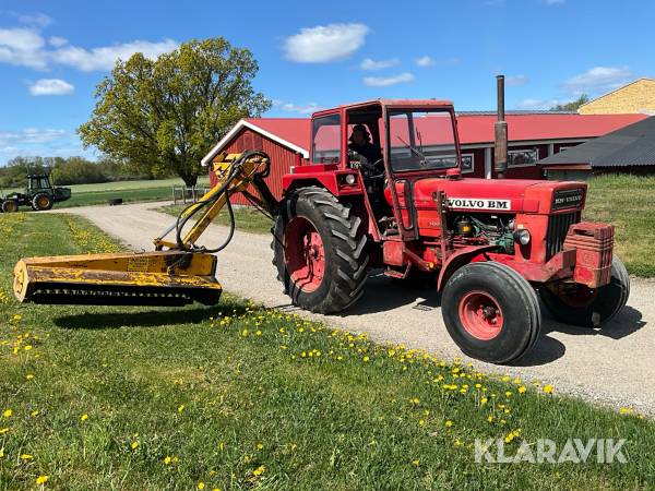 Traktor Volvo BM 800 med klippaggregat