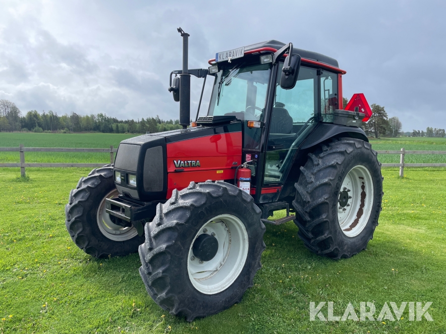 Traktor Valtra A75-4