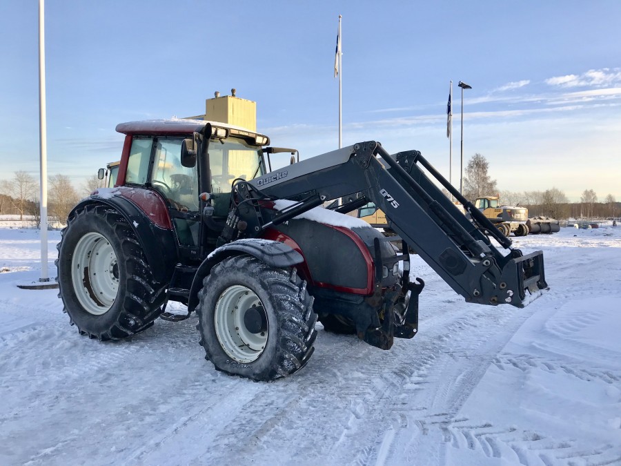 Valtra T150 4WD / Frontlastare