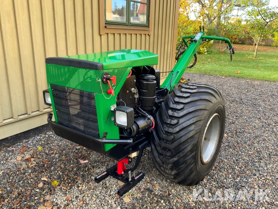 Tvåhjulig redskapsbärare Ferrari Agri 94, Umeå, Klaravik auk