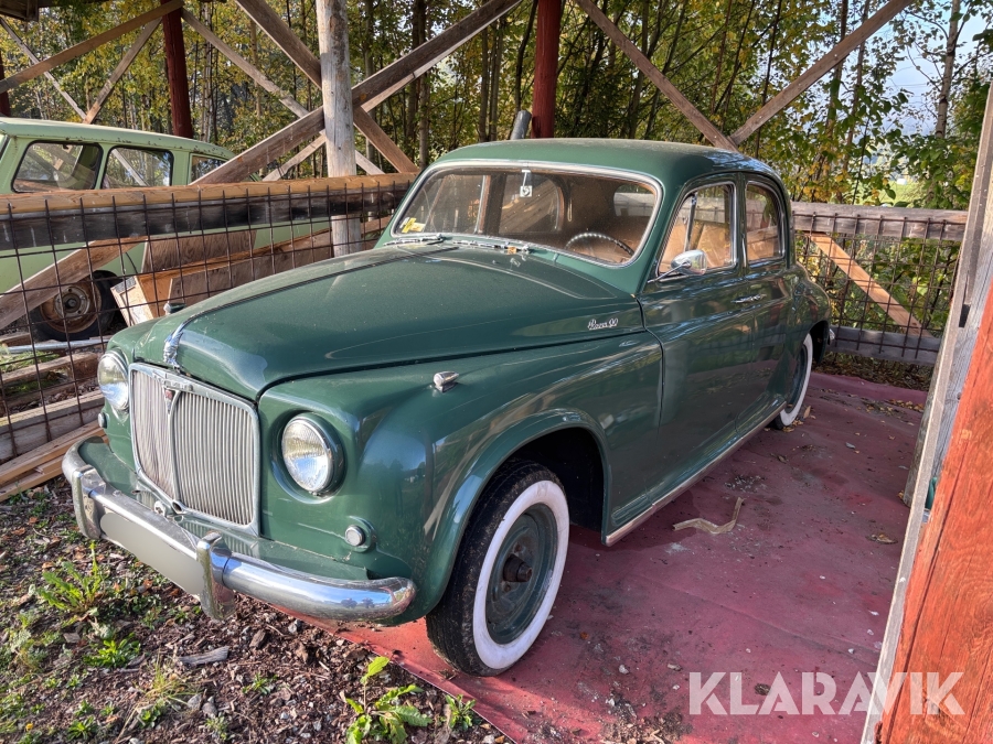 Veteranbil Rover 90 med tillhörande reservdelsbil