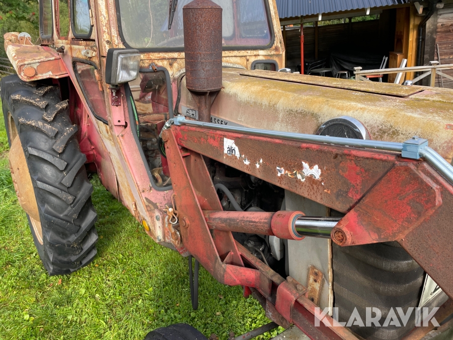 Traktor Massey Ferguson 165S med lastare