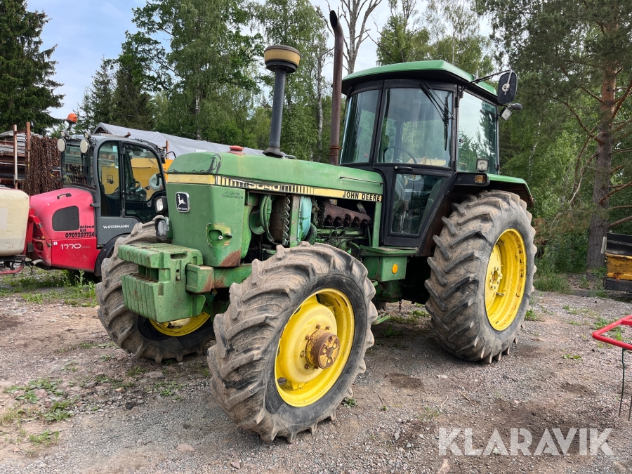 Traktor John Deere 3040