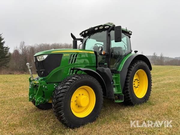 Traktor John Deere 6215R