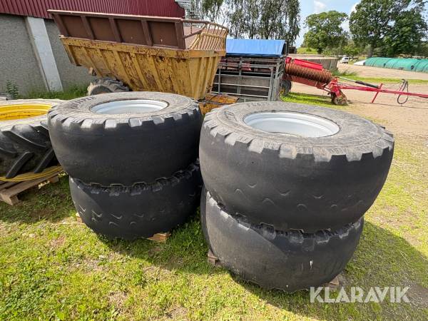 Fälgar med däck BKT FL 630 SUPER 650/65R30.5