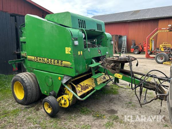 Rundbalspress John Deere 575