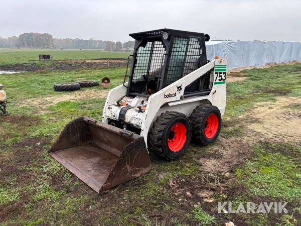 Kompaktlastare Bobcat 753 med skopa